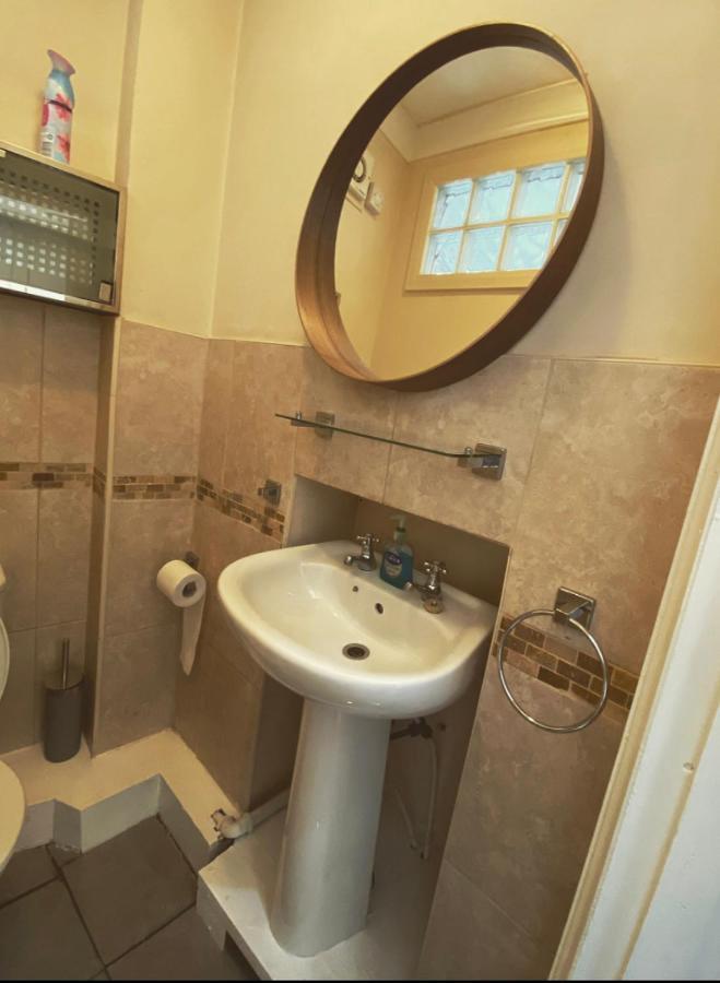 Complete 1 Bedroom Apartment With Wi-Fi, Kitchen, Tv In Heart Of Chiswick, London Luaran gambar