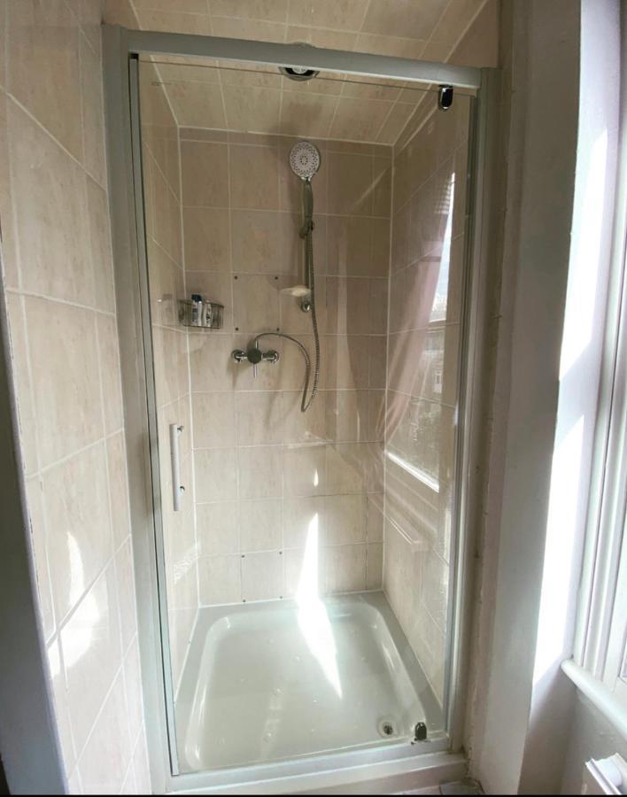 Complete 1 Bedroom Apartment With Wi-Fi, Kitchen, Tv In Heart Of Chiswick, London Luaran gambar