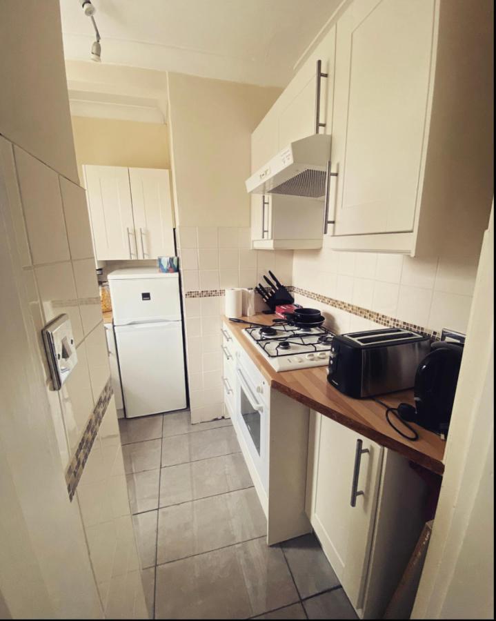 Complete 1 Bedroom Apartment With Wi-Fi, Kitchen, Tv In Heart Of Chiswick, London Luaran gambar